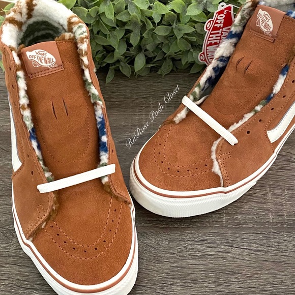 New W/ Box Vans Suede Sherpa Sk8 Hi Shoes - Picture 6 of 12